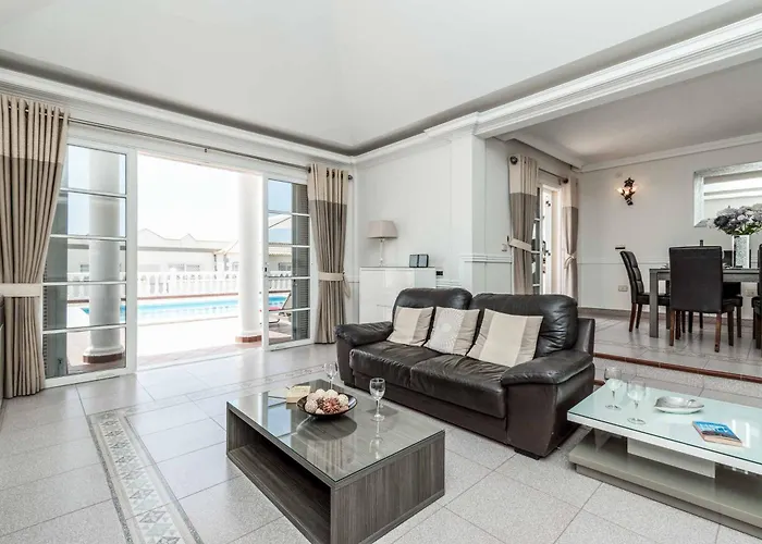 Tiffany 14 * Callao Salvaje